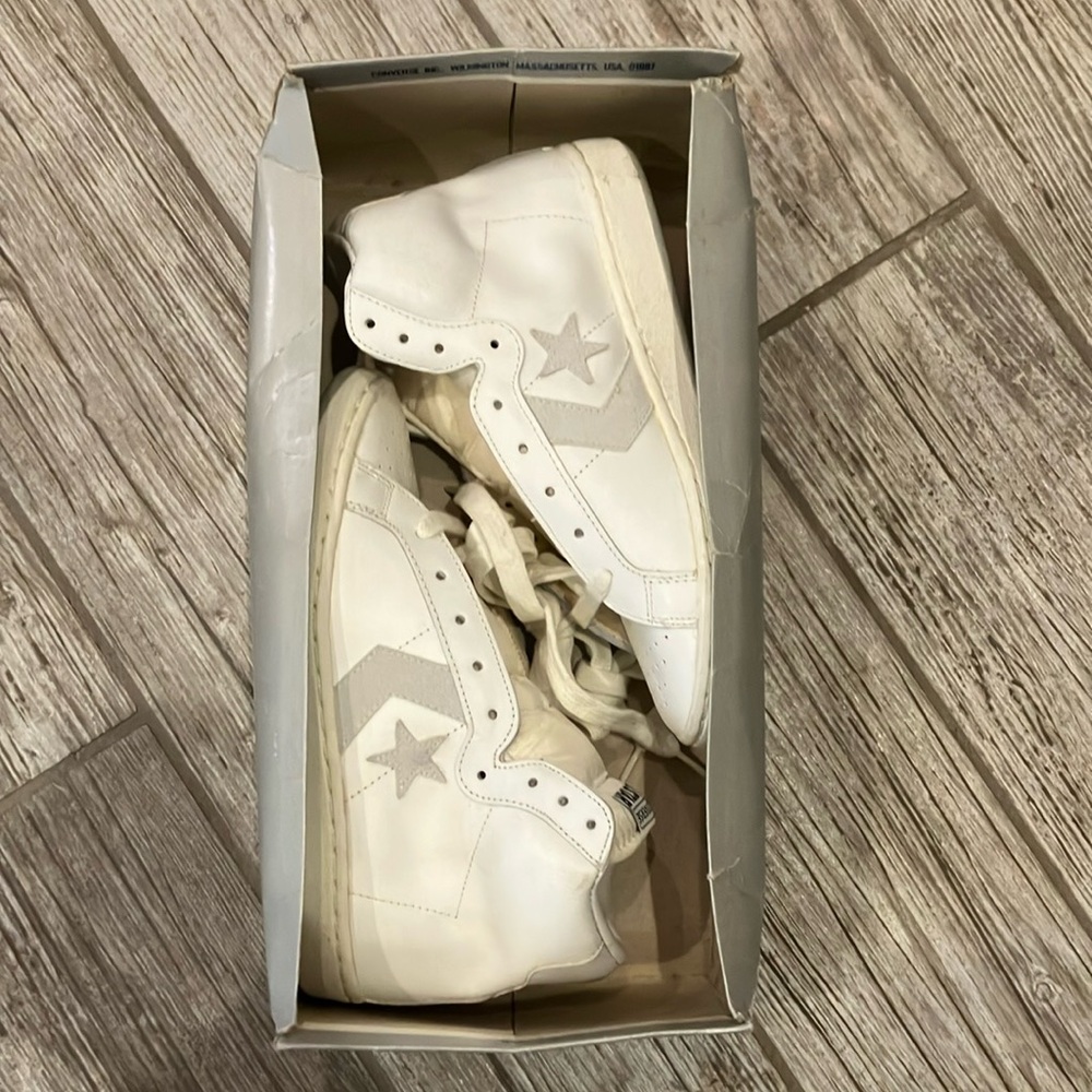 NEW! Vintage Converse All Star White High-Top Sneakers - Size 6.5